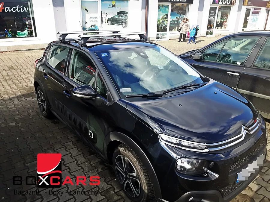 Bagażnik Green Valley z aluminiowymi belkami na Citroënie C3 III bez relingów