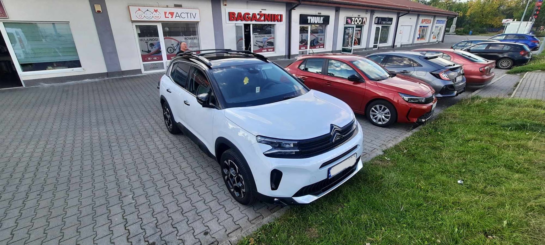 Citroen C5 Aircross z relingami Bagażnik Aguri S8 Citroen C5 Aircross z relingami Bagażnik Aguri S8