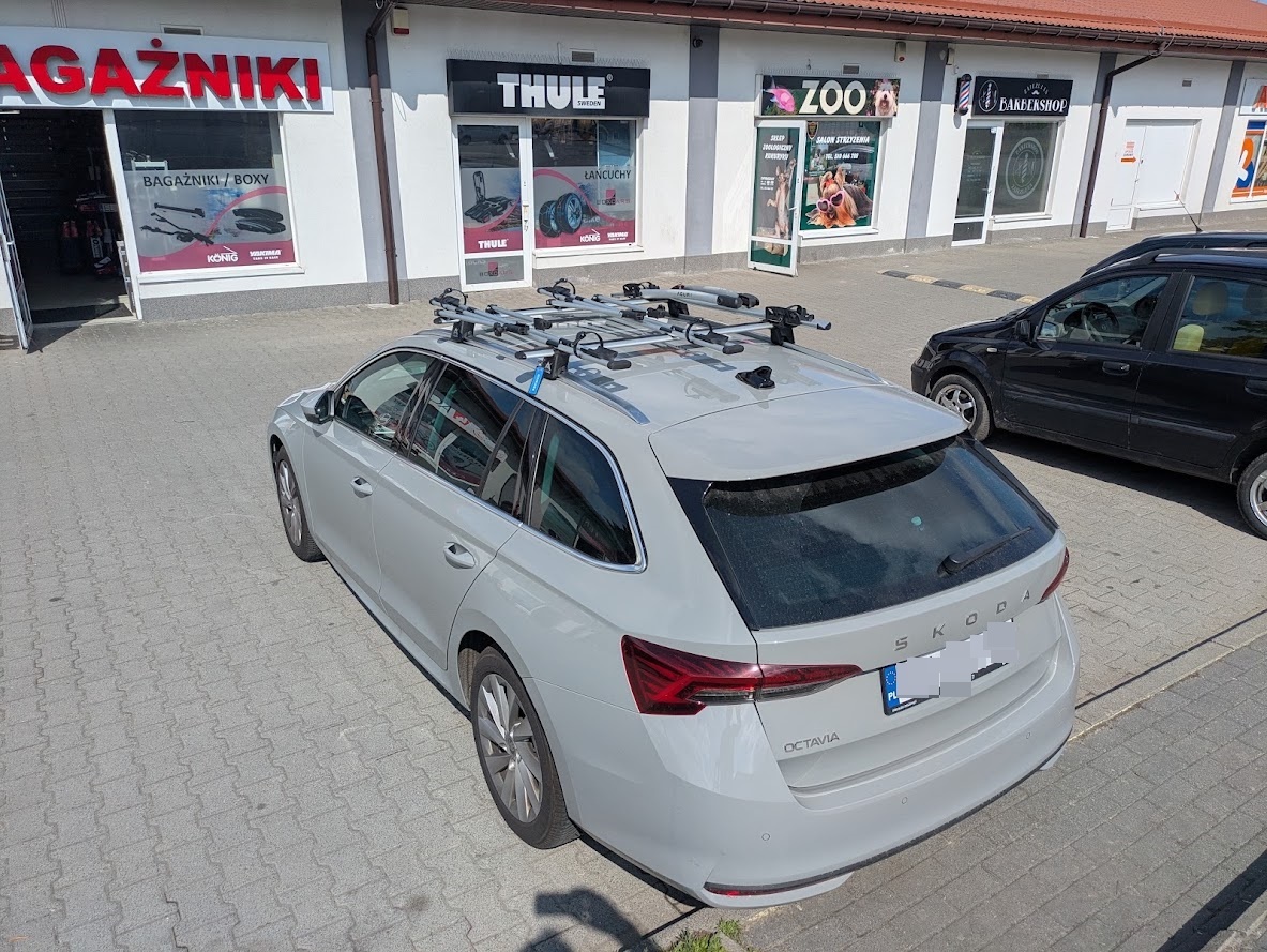 Bagażnik Aguri Runner oraz uchwyty Aguri Acuda 3 podczas montażu w BoxCars