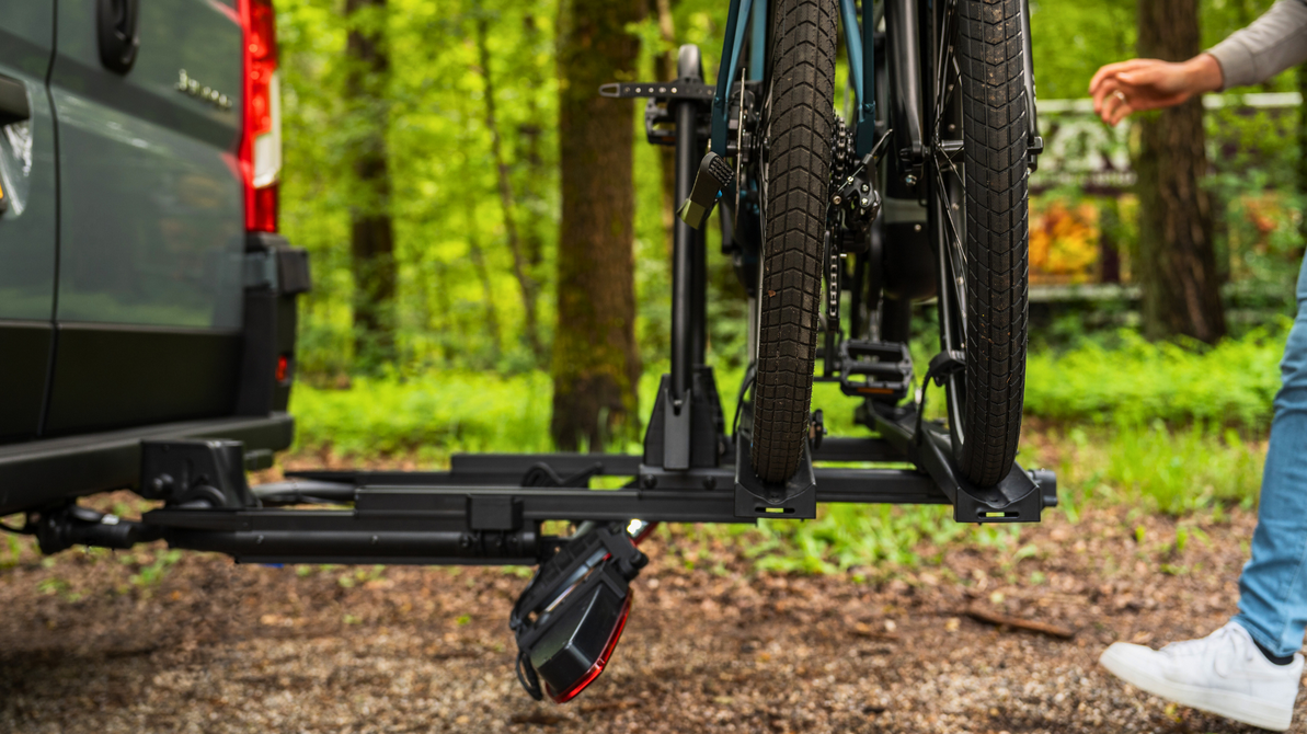 Bagażnik rowerowy na hak Spinder SC2 LED – system przesuwny 71 cm – dostęp do drzwi skrzydłowych