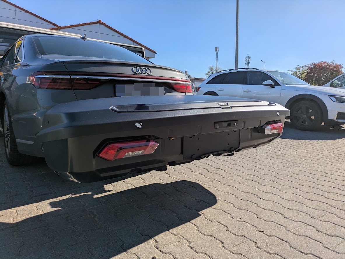 Thule Arcos XL za Audi A6 sedan ? tylne oświetlenie i miejsce na tablicę