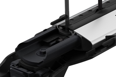 Rowek T Thule WingBar Edge — montaż adaptera bez wyjmowania górnej gumy