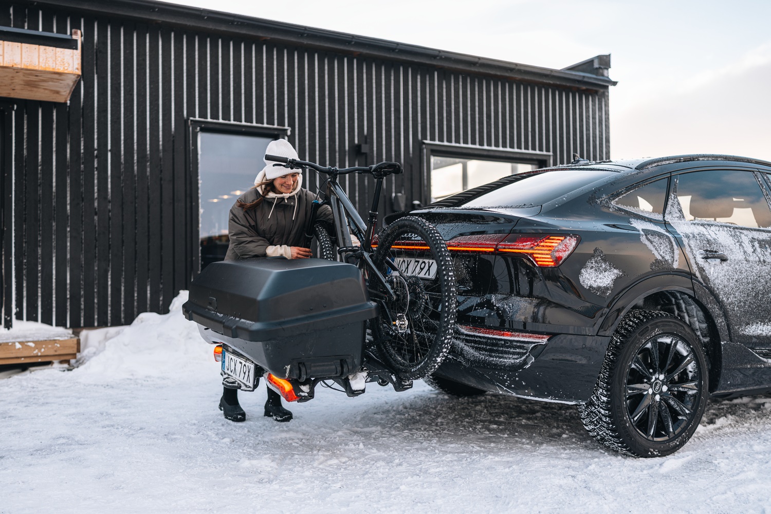 Thule Epos 3 – kompatybilność z akcesoriami Thule (np. box Santu)