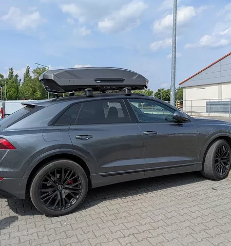 Montujemy box dachowy Thule Motion 3 na Audi Q8
