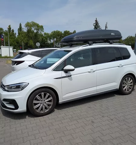 Montujemy box dachowy Inter Pack Traxer 8.6  na Volkswagen Touran