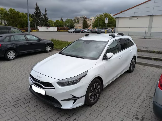Montujemy bagażnik dachowy Mont Blanc Xplore na Kia Ceed SW