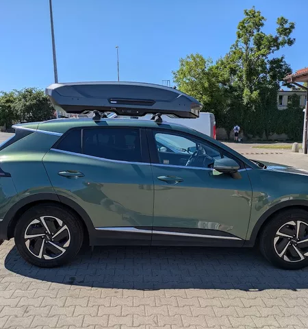 Montujemy box dachowy Thule Motion 3L Tytan na Kia Sportage