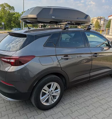 Montujemy box dachowy Thule Force 3L Opel Grandland
