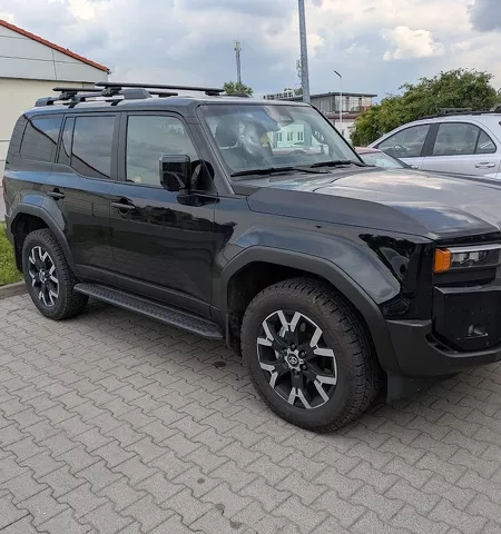 Montujemy bagażnik dachowy Thule wingbar black  Toyota Land Cruiser Prado J250