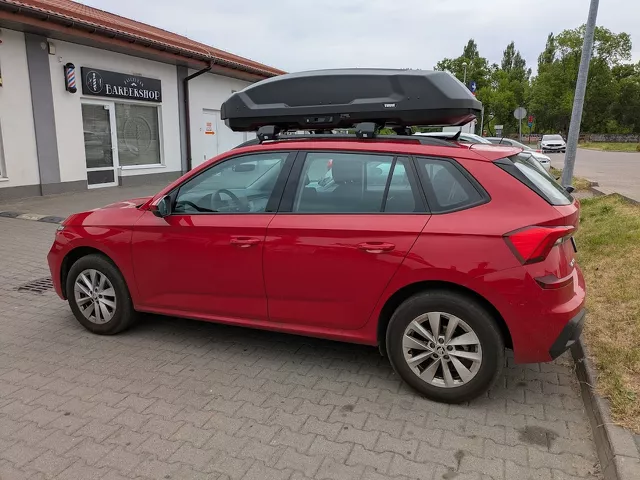 Montujemy box dachowy Thule Force 3 L oraz bagażnik Mont Blanc Xplore Skoda Kamiq