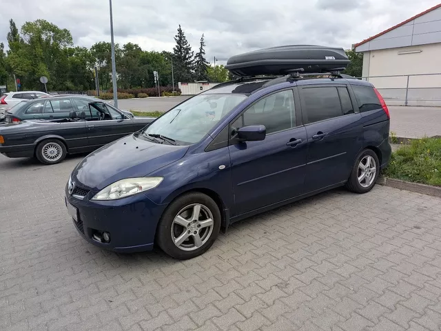 Montujemy box dachowy Taurus Xtreme 450 do Mazda 5 oraz bagażnik bazowy Hakr Aero Black