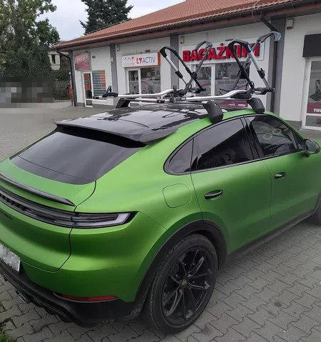 Montujemy bagażnik rowerowy Thule UpRide 599 do samochodu Porsche Cayenne