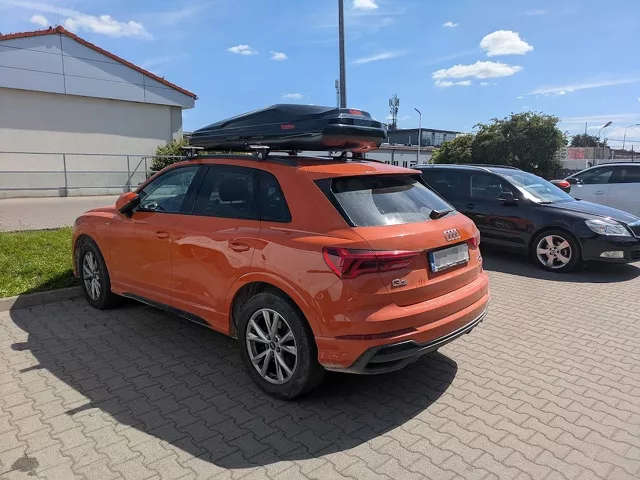 Montujemy box dachowy Mont Blanc Altitude 350 do samochodu Audi Q3 oraz bagażnik bazowy Aguri Runner