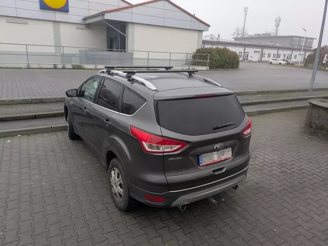 Montujemy bagażnik dachowy do Ford Kuga z relingami (2013 -2019) Hakr Aero