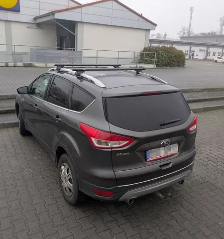 Montujemy bagażnik dachowy do Ford Kuga z relingami (2013 -2019) Hakr Aero