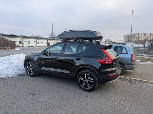 Montujemy Box dachowy Thule Pulse 2 L do samochodu Volvo XC40 oraz bagażnik dachowy Mont Blanc Xplore