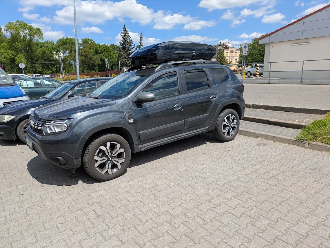 Bagażnik do Dacia Duster box Thule Motion 3L Bagażnik do Dacia Duster box Thule Motion 3L