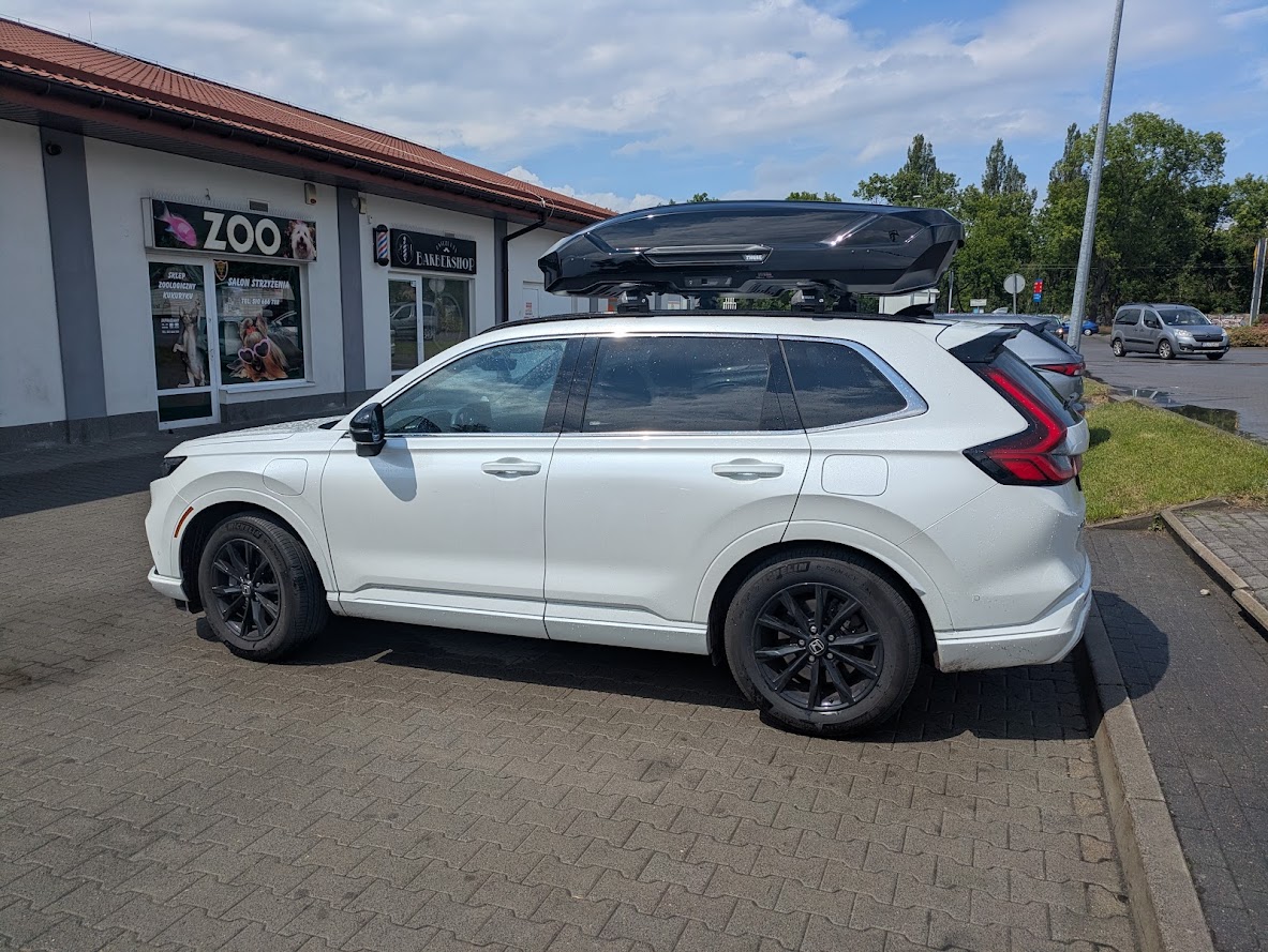 Box dachowy Thule Motion 3 L czarny połysk na Honda CR-V 2023