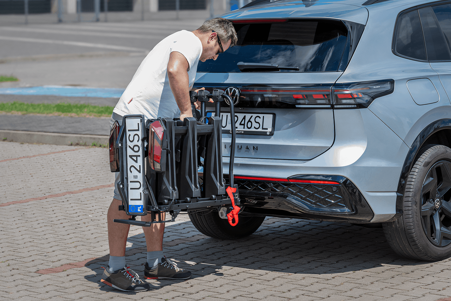 Składany bagażnik rowerowy na hak Inter Pack Velox 3 LED na 3 rowery